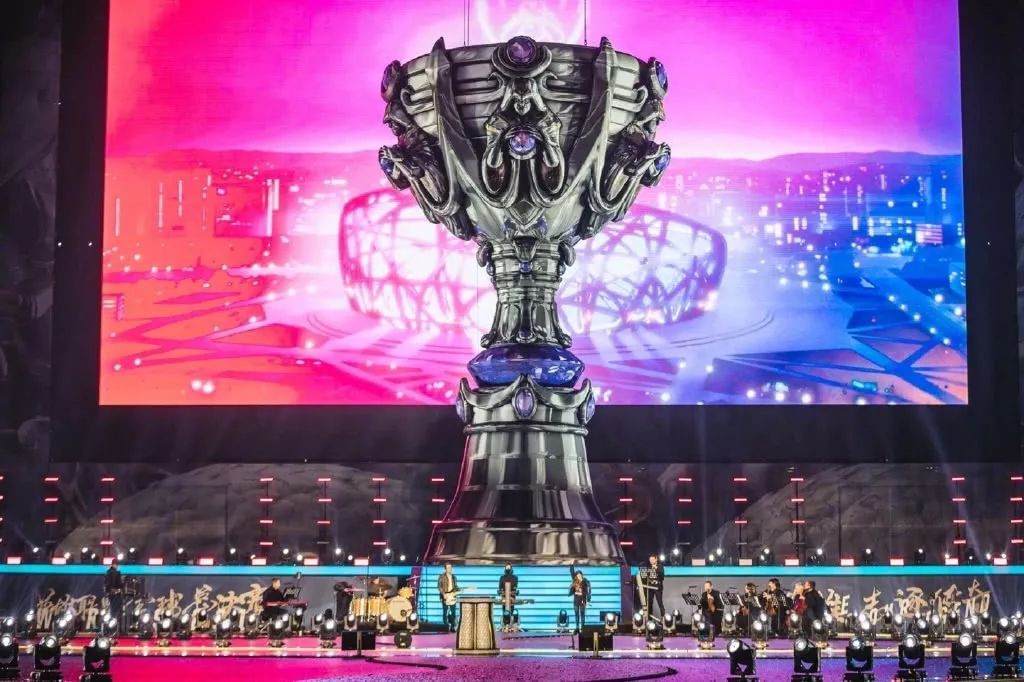 【前瞻】2025LPL春季赛季后赛RNG vs TES，败者组尴尬相逢谁能更胜一筹