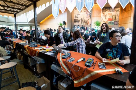 英雄联盟世界赛：MKOI请神UZI二比一淘汰FNC