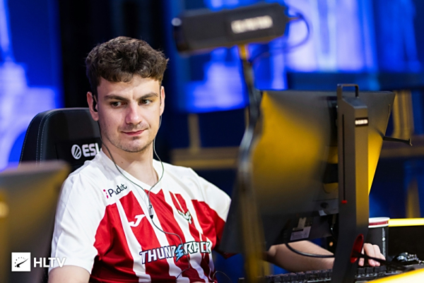 m0NESY ： s1mple ，我们都在等你回来！